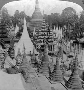 Shwedagon Pagode, Rangoon, Birma, ca. 1900s door Underwood and Underwood