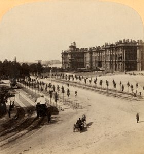 Het Keizerlijk Winterpaleis vanaf Nevsky Prospect, St. Petersburg, Rusland, 1897 door Underwood and Underwood