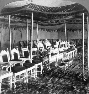 Het gouden baldakijn in de Durbar-tent van de Maharaja van Kasjmir, Delhi, India, 1903