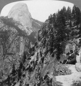 Uitzicht vanaf Glacier Canyon naar Half Dome, Yosemite Valley, Californië, VS, 1902 door Underwood and Underwood