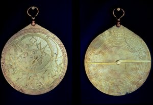 Een astrolabium, een astronomisch meetinstrument gebruikt door zeevaarders, uit de 15e eeuw