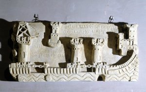 Bas-reliëf dat de oude haven van Pisa voorstelt. We merken de kettingen op die de toegang tot de haven blokkeren, genomen door Genua als trofee na de Slag bij Meloria tegen Corsica. Genua, Maritiem Museum van Pegli. 1290.