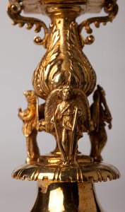Kathedraalschat (Trésor de la Cathédrale). Reliek kruis. Metaalsmeedwerk met juwelen. Oorsprong abdij (Saint-Amand Tournai, ex-Elnone). 16e eeuw. Detail.