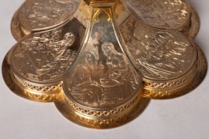 Kelk. Goudsmeedwerk, juwelen door Unknown artist