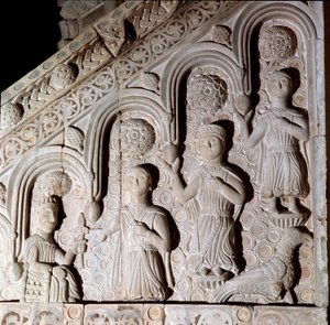 Keizer Frederik II van Hohenstaufen (1194-1250) afgebeeld met zijn familie Bas-reliëf een 13e-eeuwse ambon. Bitonto, kathedraal door Unknown artist
