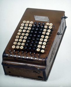 Felt Calculator: De Comptometer door Unknown artist