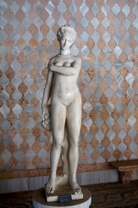 Flora (Carrara marmer)