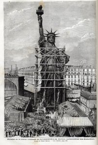 Frankrijk, Parijs, Overhandiging van het Vrijheidsbeeld aan de Amerikaanse ambassadeur - Verpakking van het Vrijheidsbeeld gemaakt door Frederic Auguste Bartholdi (1834-1904) in steigers om het van Parijs naar Amerika te vervoeren