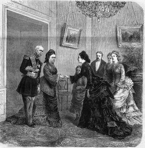 Handdruk tussen Elisabeth de Mac Mahon (1834-1900) en de Oostenrijkse Keizerin Elisabeth de Wittelsbach (1837-1898) (Sissi) tijdens het bezoek van de President van de Franse Republiek Patrice de Mac-Mahon (1808-1893) aan Oostenrijk. 1875. Gravure in 