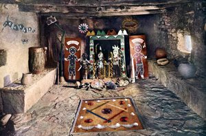 Indiaanse altaarruimte van de Powamu gemeenschap in een Hopi huis, Grand Canyon, Arizona