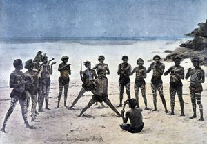 Papoea-dans op het strand naast het dorp Karapuna (Nieuw-Guinea) door Unknown artist