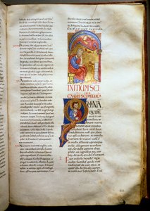 Het evangelie van Sint Lucas met de stier Pagina van een verluchte bijbel (Ms.721-Foglio 223r) uit het begin van de 12e eeuw door Unknown artist