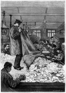 De grote tafels met brieven in de sorteercentra van het Hotel des Postes aan de Rue du Louvre in Parijs. Gravure in het tijdschrift 