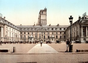 Zicht op het Stadhuis in Dijon. Fotochrome ca. 1890.