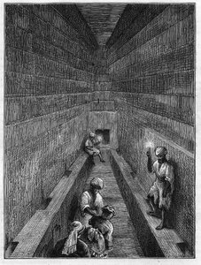 Zicht op de grote galerij van de piramide van Cheops in Gizeh, Egypte