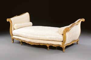 Een Louis XV rustbed, midden 18e eeuw
