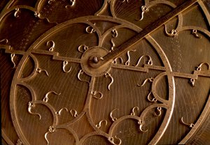 Detailweergave van een koperen astrolabium door Unknown artist