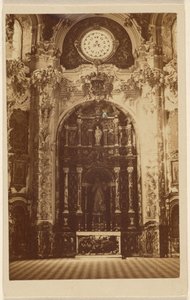 [Interieur van een ongeïdentificeerde kerk]. door Unknown artist