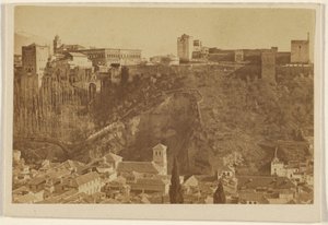 [Lang uitzicht op het Alhambra, Spanje]. door Unknown artist