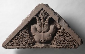 Fronton met het Gezicht van Glorie (Kirti-mukha) door Unknown artist