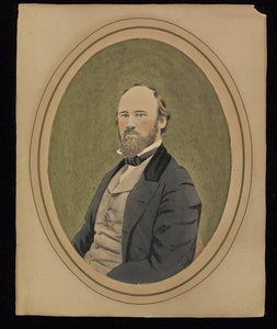 [Portret van een zittende man]. door Unknown artist