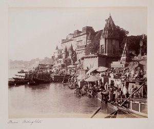 Benares Badende Ghâts, ca. 1885 door Unknown photographer