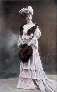 Franse komiek Gabrielle Dorziat (1880-1979) foto door Reutlinger uit de Franse krant "Le Theatre" september 1905 door Unknown photographer