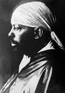 Portret van Menelik II (1844-1913), keizer van Ethiopië (1889-1913). door Unknown photographer