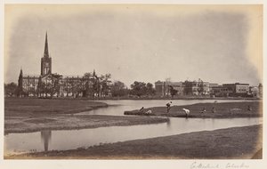 De kathedraal en het bisschoppelijk paleis, Calcutta door Unknown photographer
