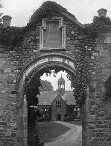 Blundells School, Tiverton, Devon, 1924-1926 door Valentine and Sons Publishing Co