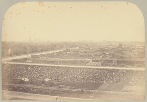 Pl. XVI. Panoramisch uitzicht oost van museum door Victor Prevost, Gaston L. Feuardent and Co., New York
