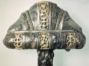 Detail van een zwaardgreep met gestempelde decoratie door Viking