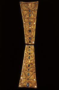 Hals van een processiekruis in goud, granaat en parels uit de Schat van Guarrazar, 7e eeuw door Visigothic