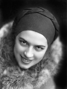 Portret van Anita Pittoni, ca 1940 (z/w foto)