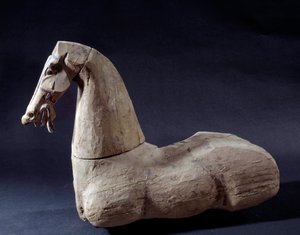 Chinese kunst: Houten paard. Beeldhouwwerk uit de Han-periode. Parijs, Musee Cernuschi
