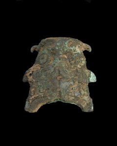 Ornament: grotesk dierenmasker (brons) door Western Zhou Dynasty Chinese School