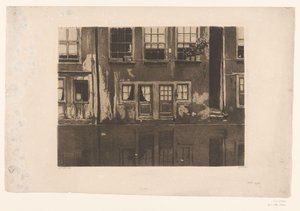 Huizen aan de Oudezijds Achterburgwal in Amsterdam