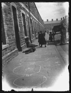 Helen Street, Cardiff, 1892 door William Booth