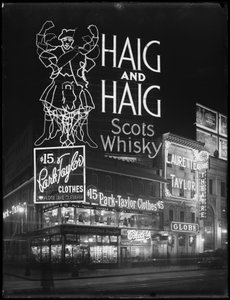 Verlichte reclame voor Haig en Haig Whiskey, New York City, 6 januari 1917 door William Davis Hassler