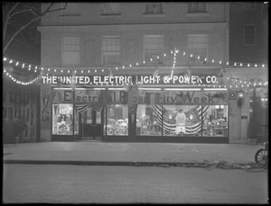Winkel van de United Electric Light und Power Company versierd voor 