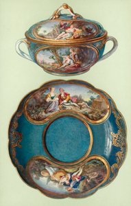 Ecuelle en standaard, Sèvres, turquoise-blauw, met panelen naar Boucher door William Gibb