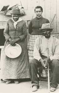 Ansichtkaart van Harriet Tubman, Nelson Davis, en dochter Gertie door William Haight Cheney