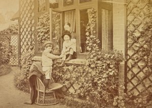 [Kinderen spelen bij een raam]. door Willoughby Wallace Hooper