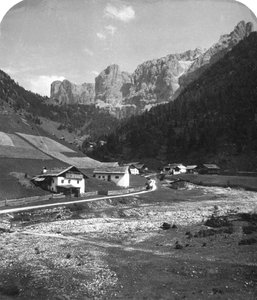 Een vallei in Wolkenstein, Tirol, ca. 1900s