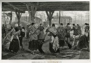 Ontzouting van de huiden, door vrouwen die de resten van de beesten schrapen onder de structuren van de hallen van de haven van Antwerpen. Gravure door X. Mellery, ter illustratie van het verhaal van België, door Camille Lemonnier, gepubliceerd in Le tour 