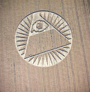 Graancirkel in tarweveld, Highclere, Hampshire, 21 juli 2002 (luchtfoto) door Ferdinand Georg Waldmuller