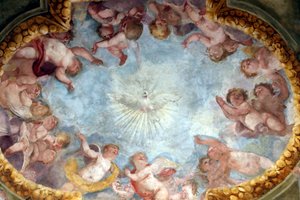 Heilige Geest en engelen. Fresco. Santa Maria delle Vigne basiliek. Genua. Italië. door . .
