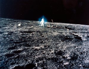 Bemand ruimtevlucht, VS, Apollo 12 Apollo 12 astronaut op de maan door Ferdinand Georg Waldmuller