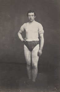 Jonge Man in Atletische Outfit door attributed to Oliver H. Willard