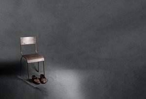 Eenzame stoel Oude schoenen